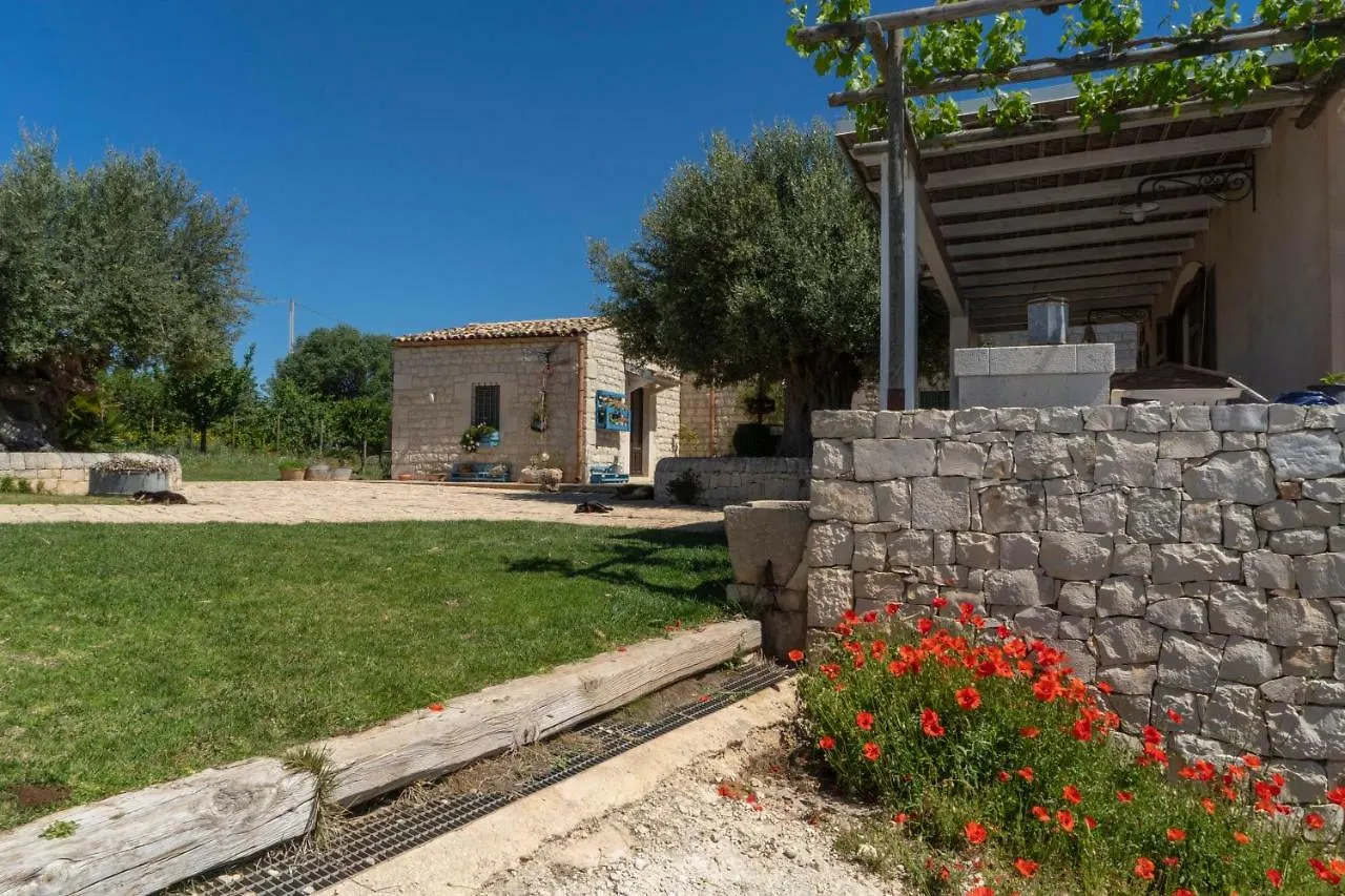 Ferienwohnung La Casazza - Country House Rosolini 0*,